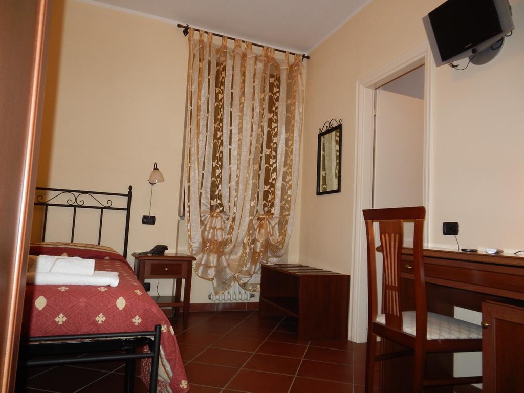 Risthotel Pizzeria Italia Godiasco Habitación foto